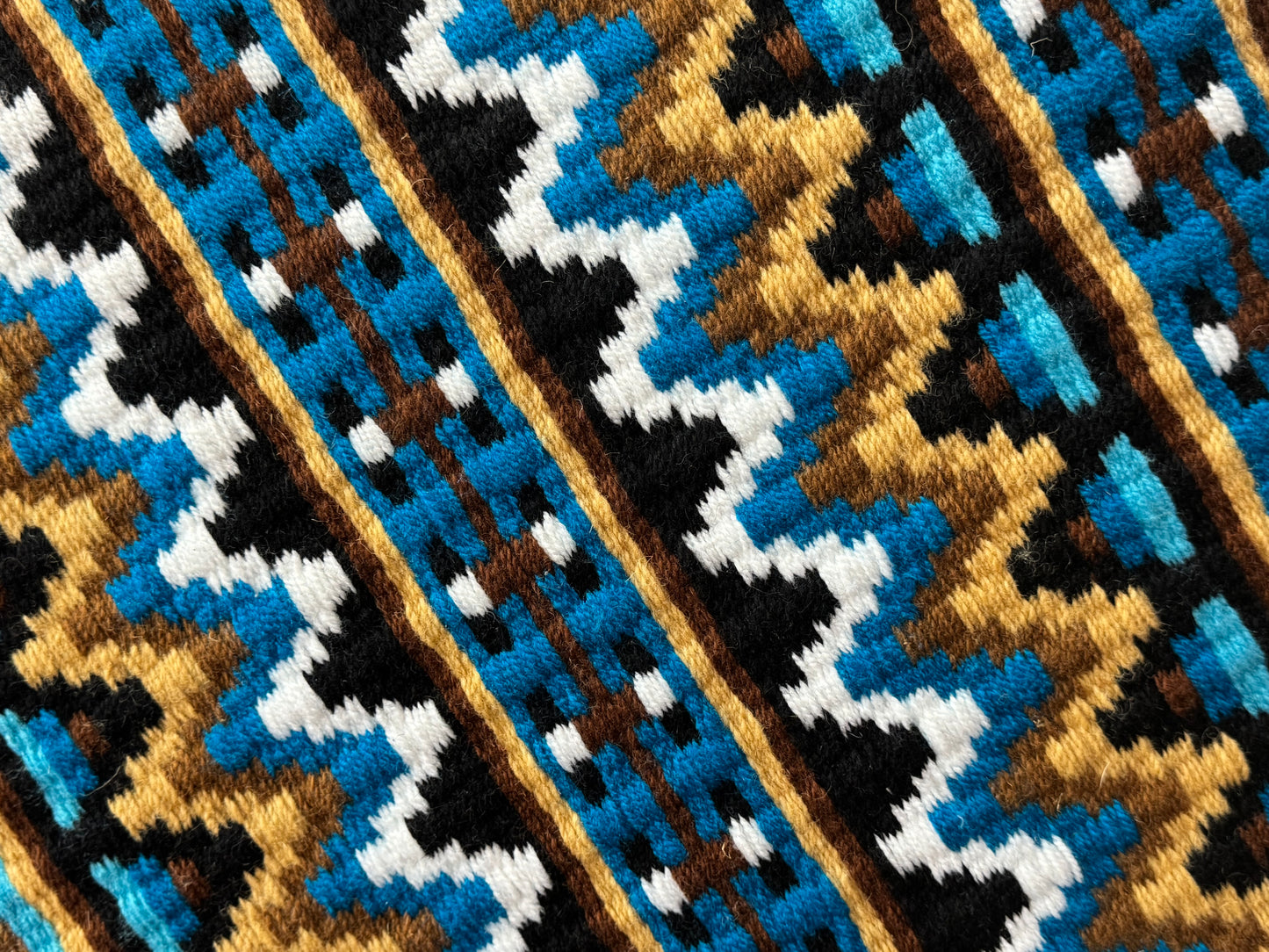 B346 Oversized Saddle Blanket Soft Turquoise, Chestnut Brown, Seductive Honey, Turquoise, Raw Umber, Black, White