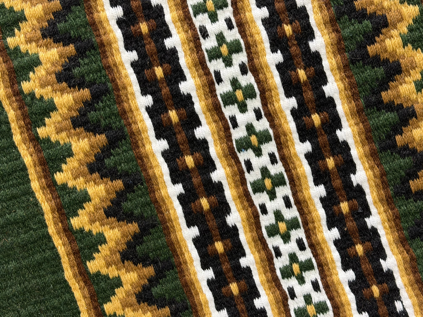 B593 Oversized Saddle Blanket Hunter Green, Black, Indian Tan, Sheep Skin, Black, Brown, White