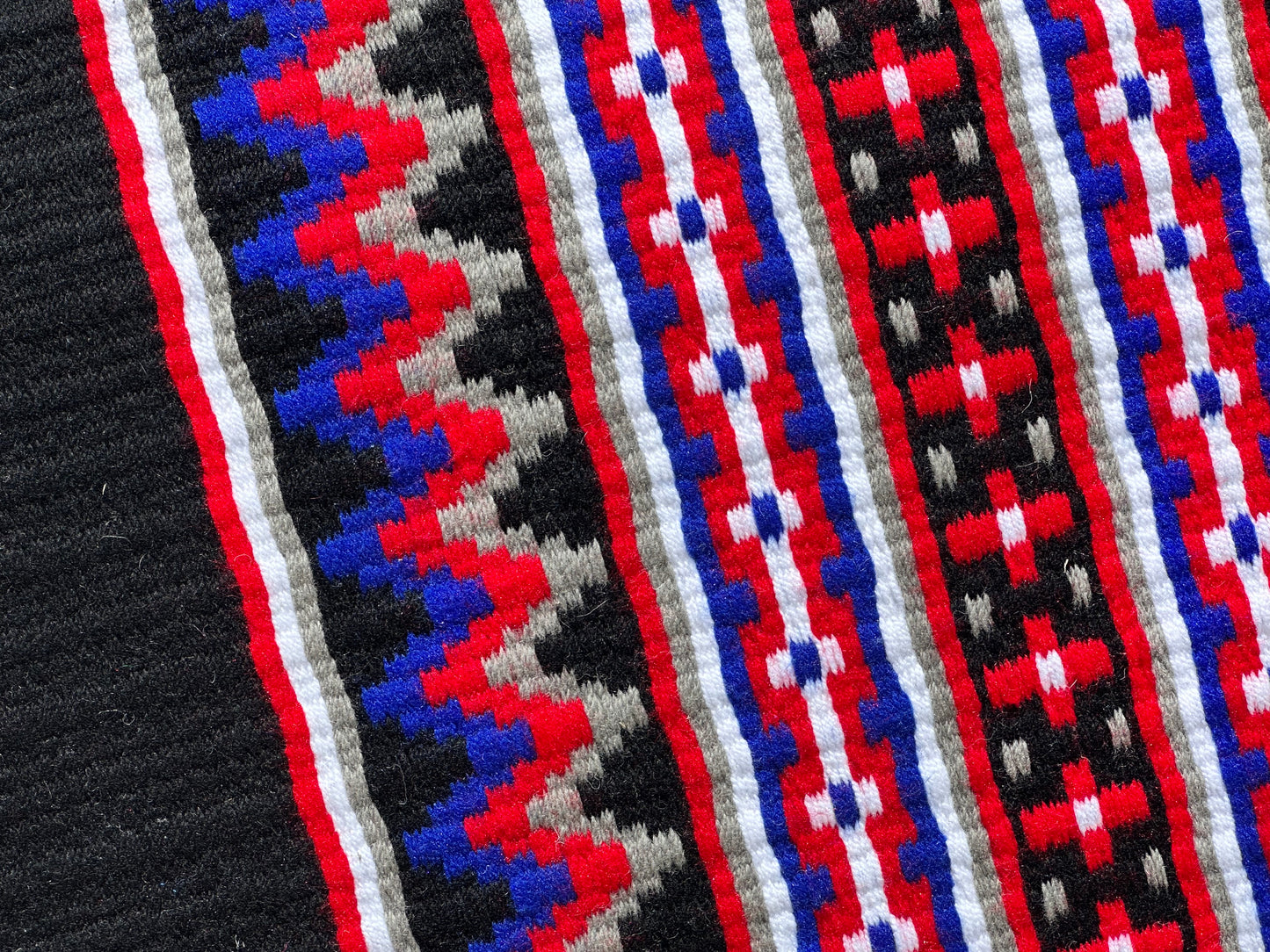 B386 Oversized Saddle Blanket Show Black, Red, White, Ash, Vibrant Royal Blue