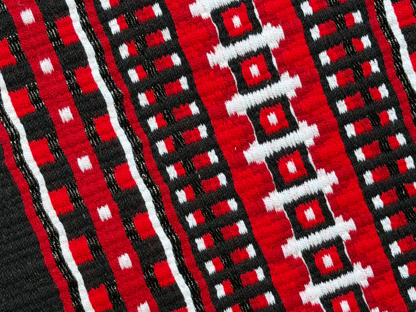 B535 Oversized Saddle Blanket Black, Dark Red, Show Red, White, Black Metallic
