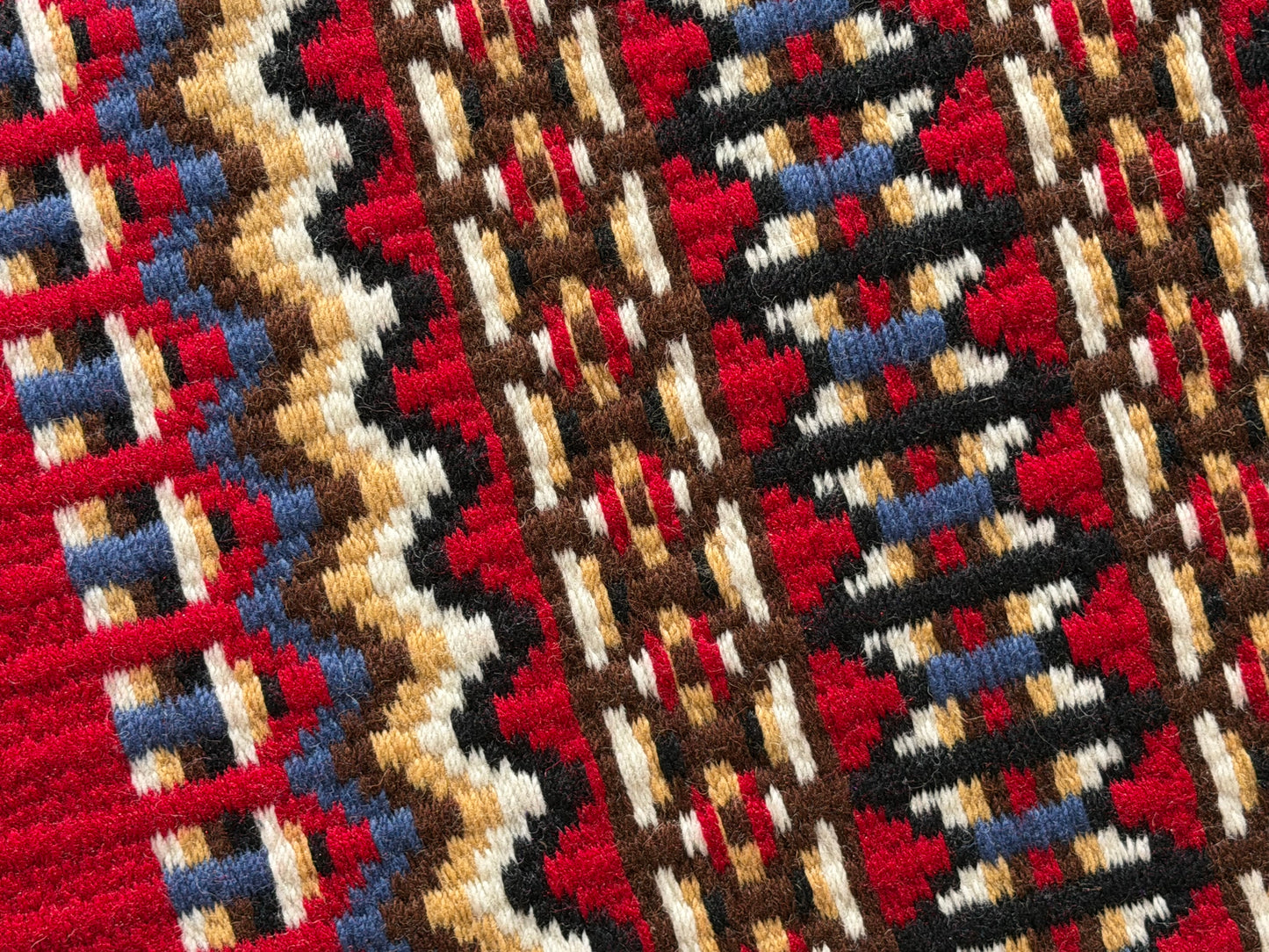 B610 Oversized Saddle Blanket Black, Show Red, Cadet Blue, Chestnut Brown, Indian Tan, White