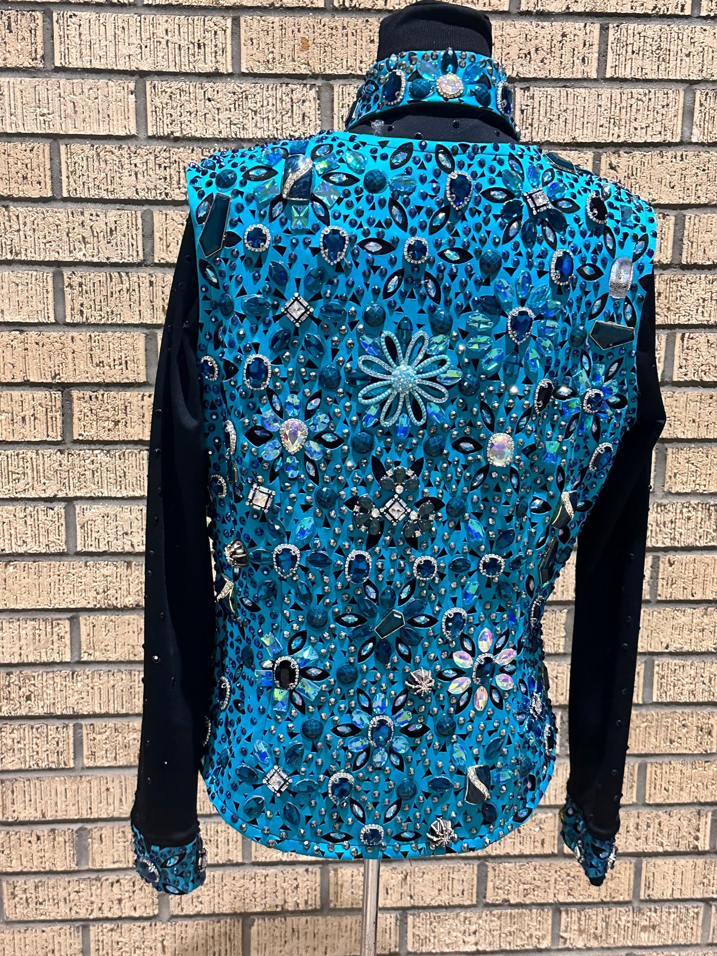 Size LARGE black and turquoise vest set with turquoise, black and silver designs
