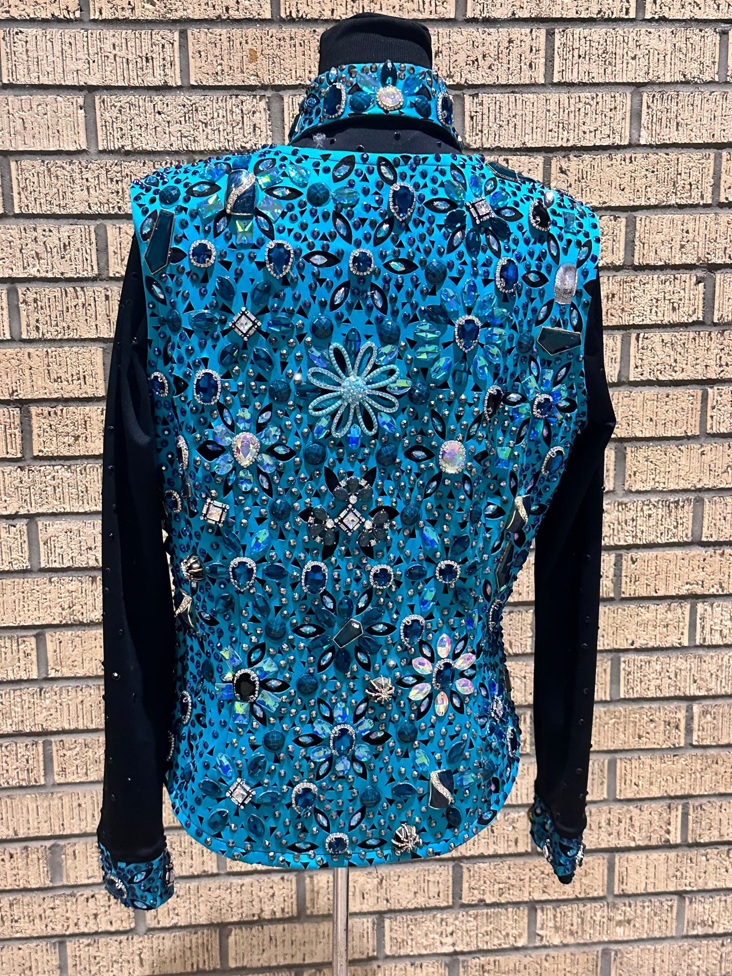 Size LARGE black and turquoise vest set with turquoise, black and silver designs