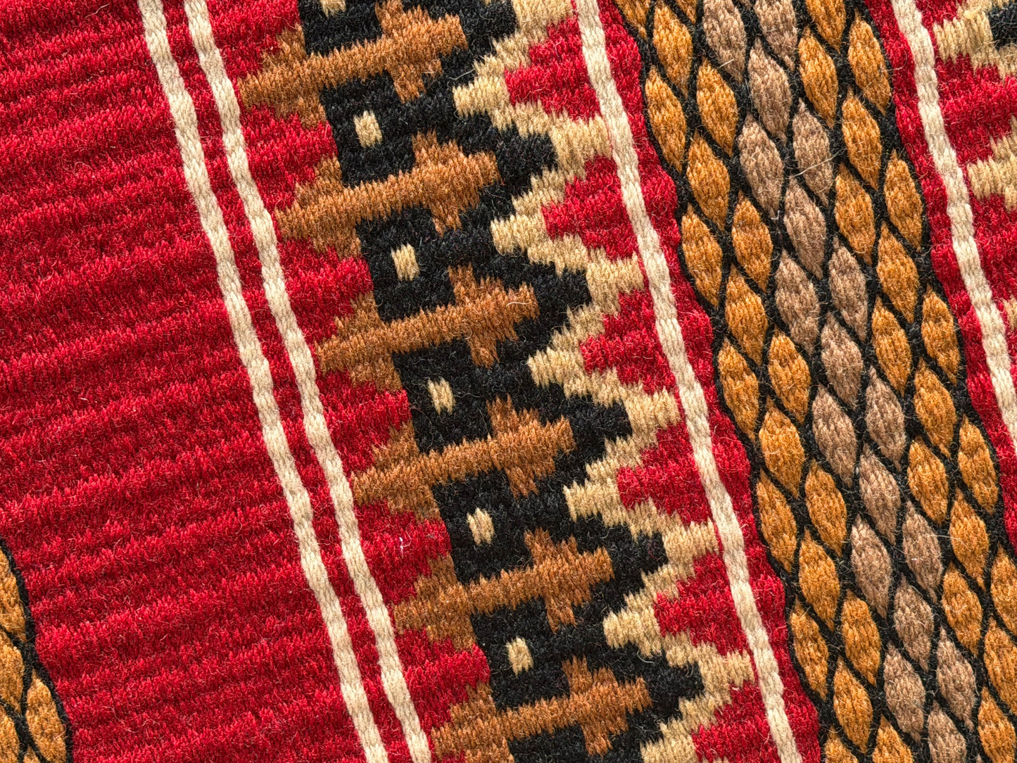 B622 Oversized Saddle Blanket Dark Red, Raw Umber, Indian Tan, Cream, Black, Gold