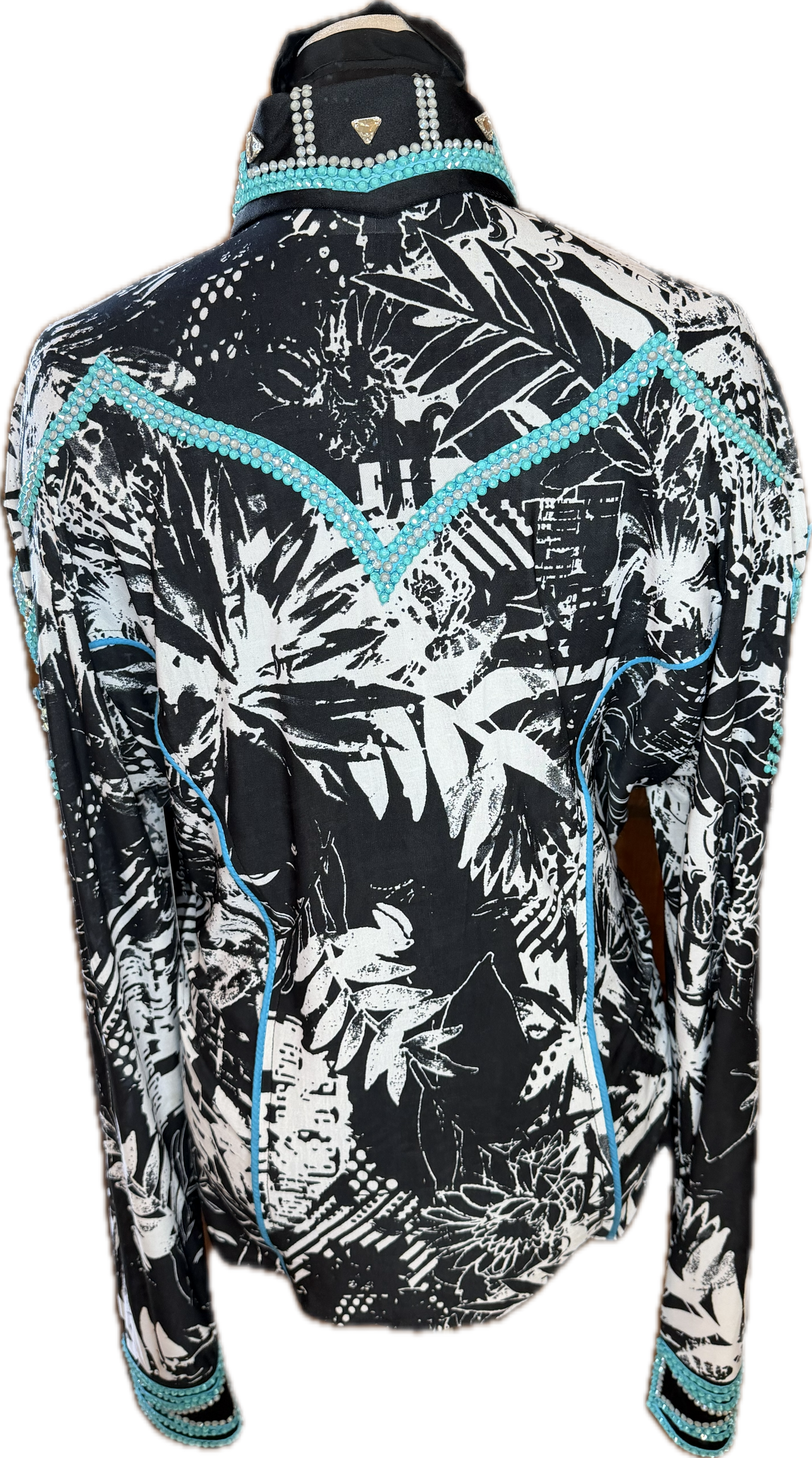 Size Extra Large Lycra Day Shirt with Reto Aqua Design