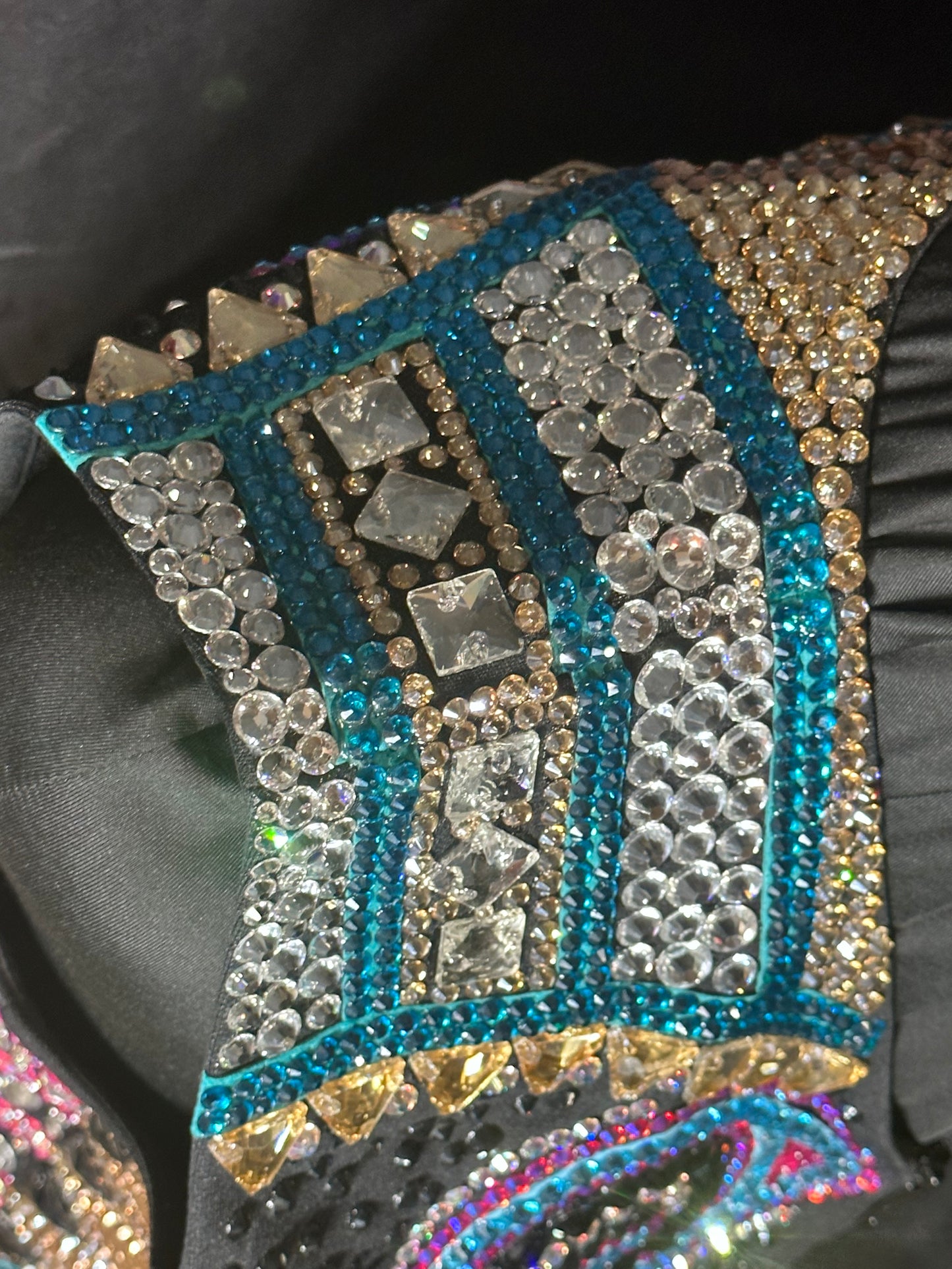 Size small Black vest GORGEOUS DESIGN and COLORS!