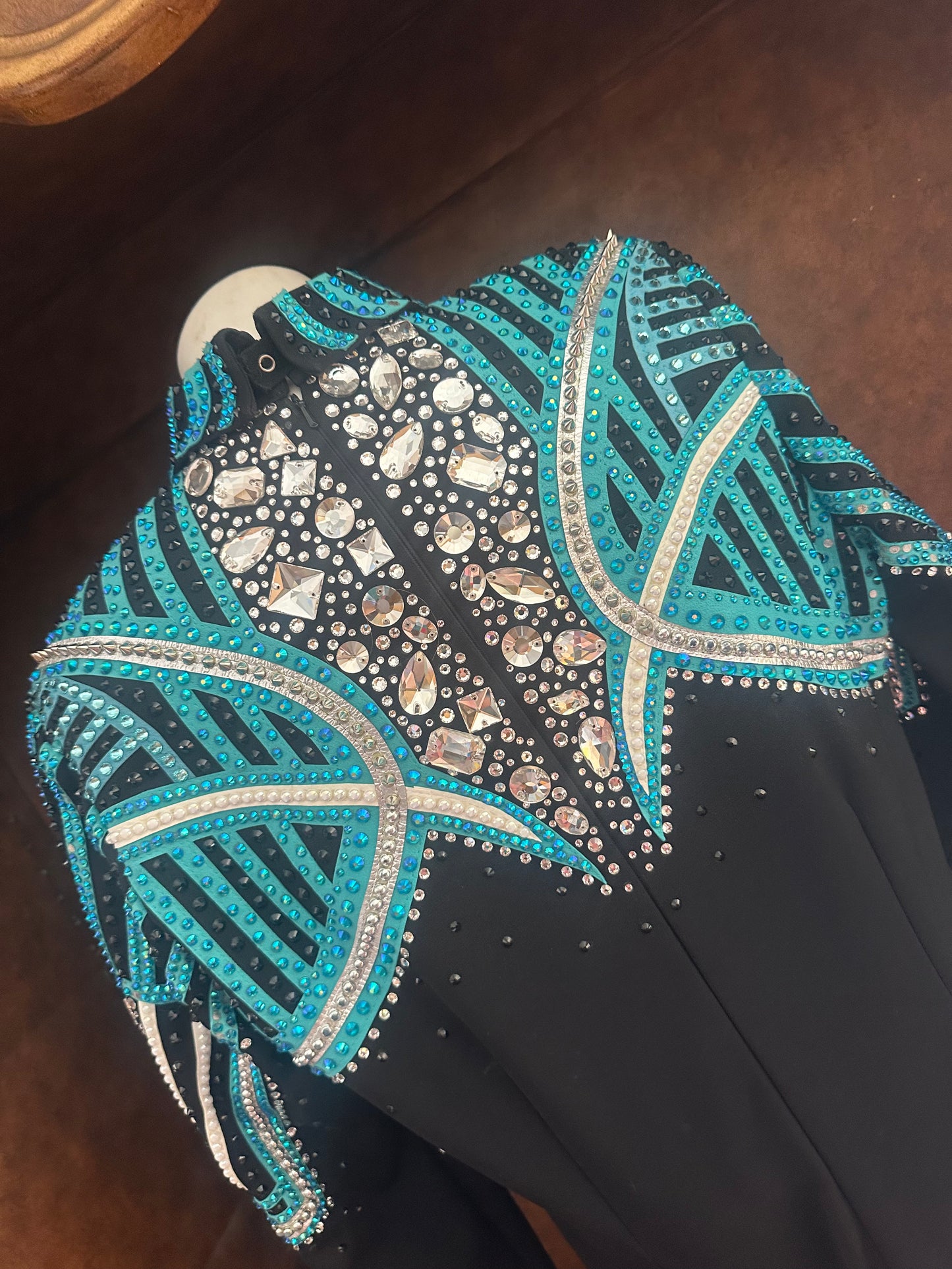 XL Horsemanship by Show Off Designs (consignment)