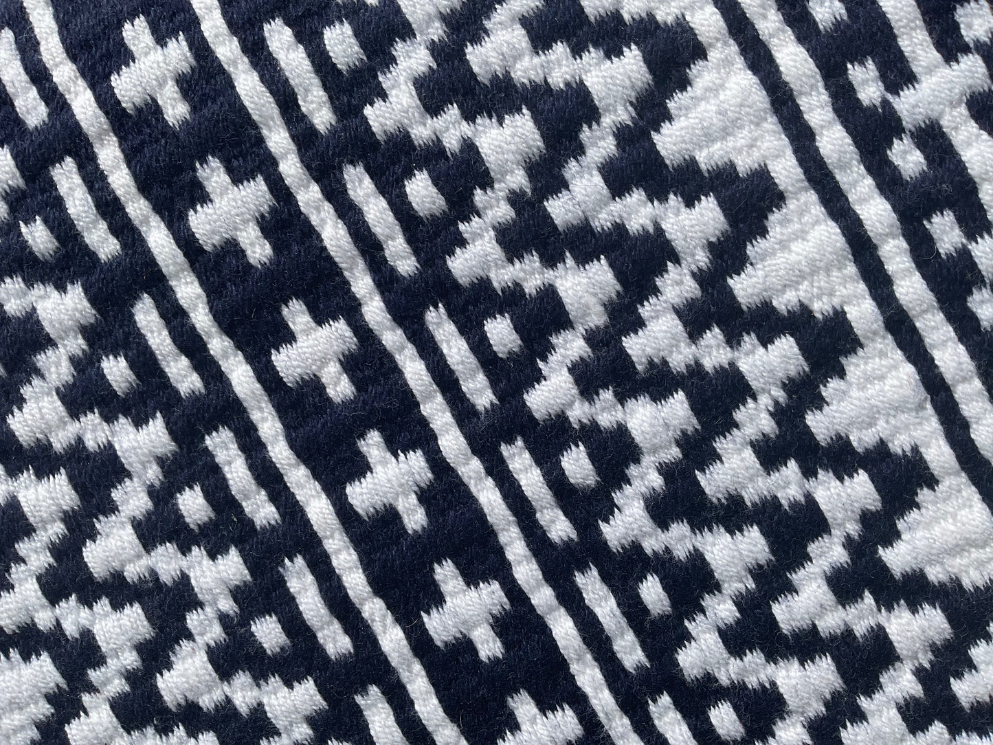 564. Oversized saddle blanket navy white