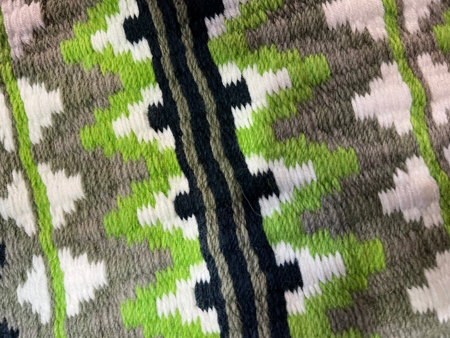 84. Oversized saddle blanket. Navy, lime blast