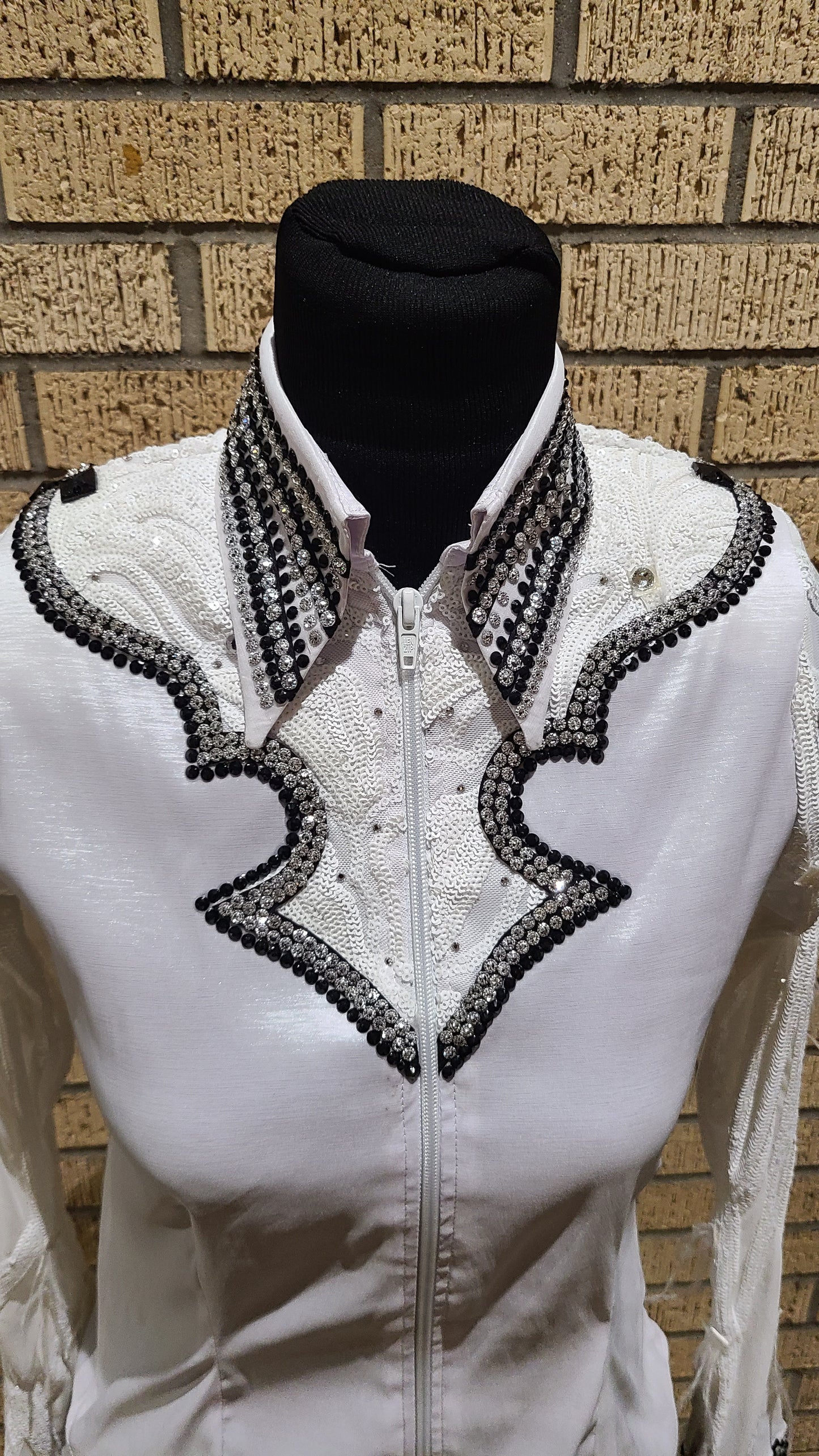 size small white day shirt stretch taffeta with white and black accents