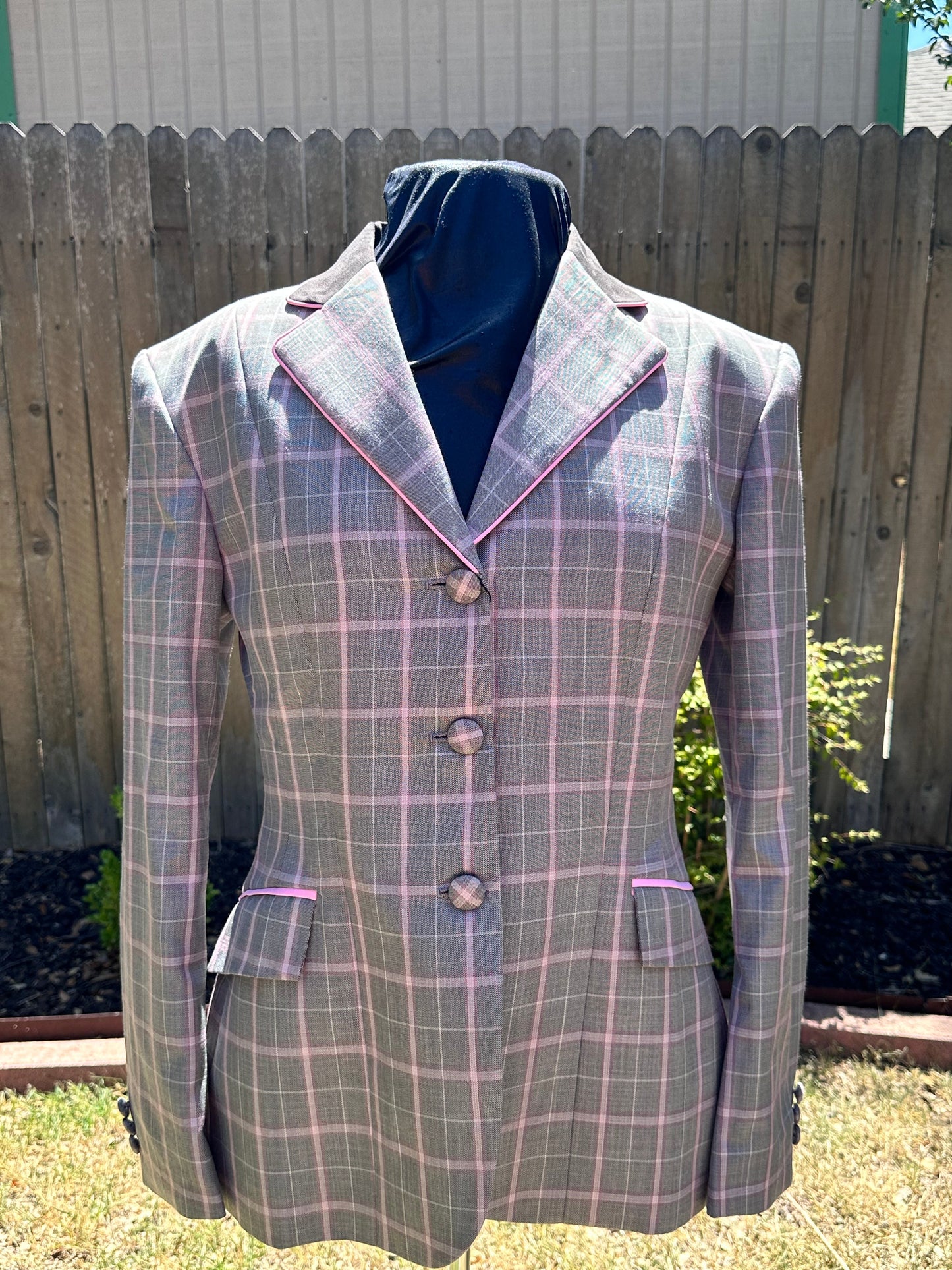 #FS26LE Hunt Coat grey and pink plaid Size 20