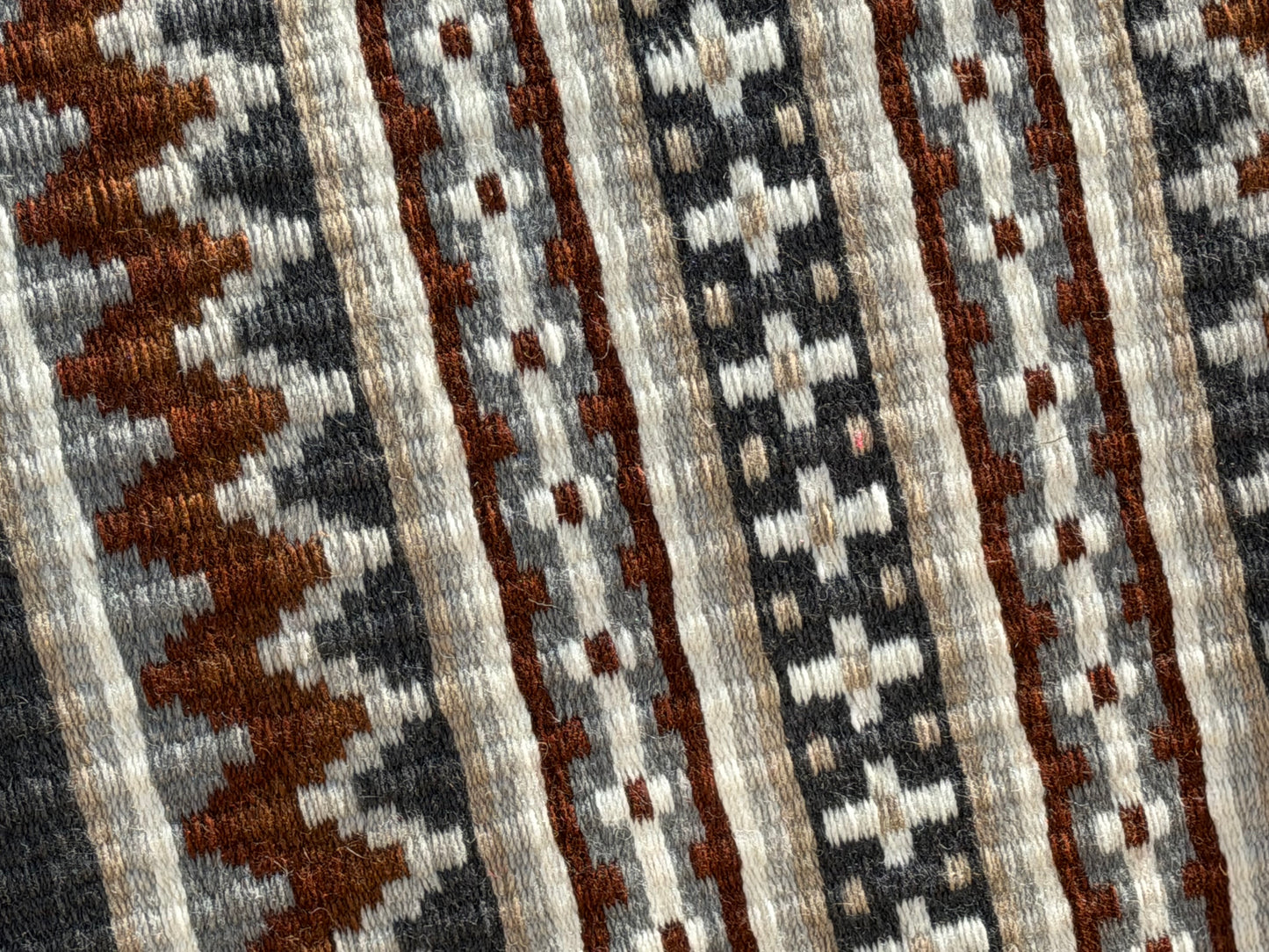 B505 Oversized Saddle Blanket Charcoal, Ash, Brown, Silver Rose, Ash, Chocolate Brown, Sheep Skin
