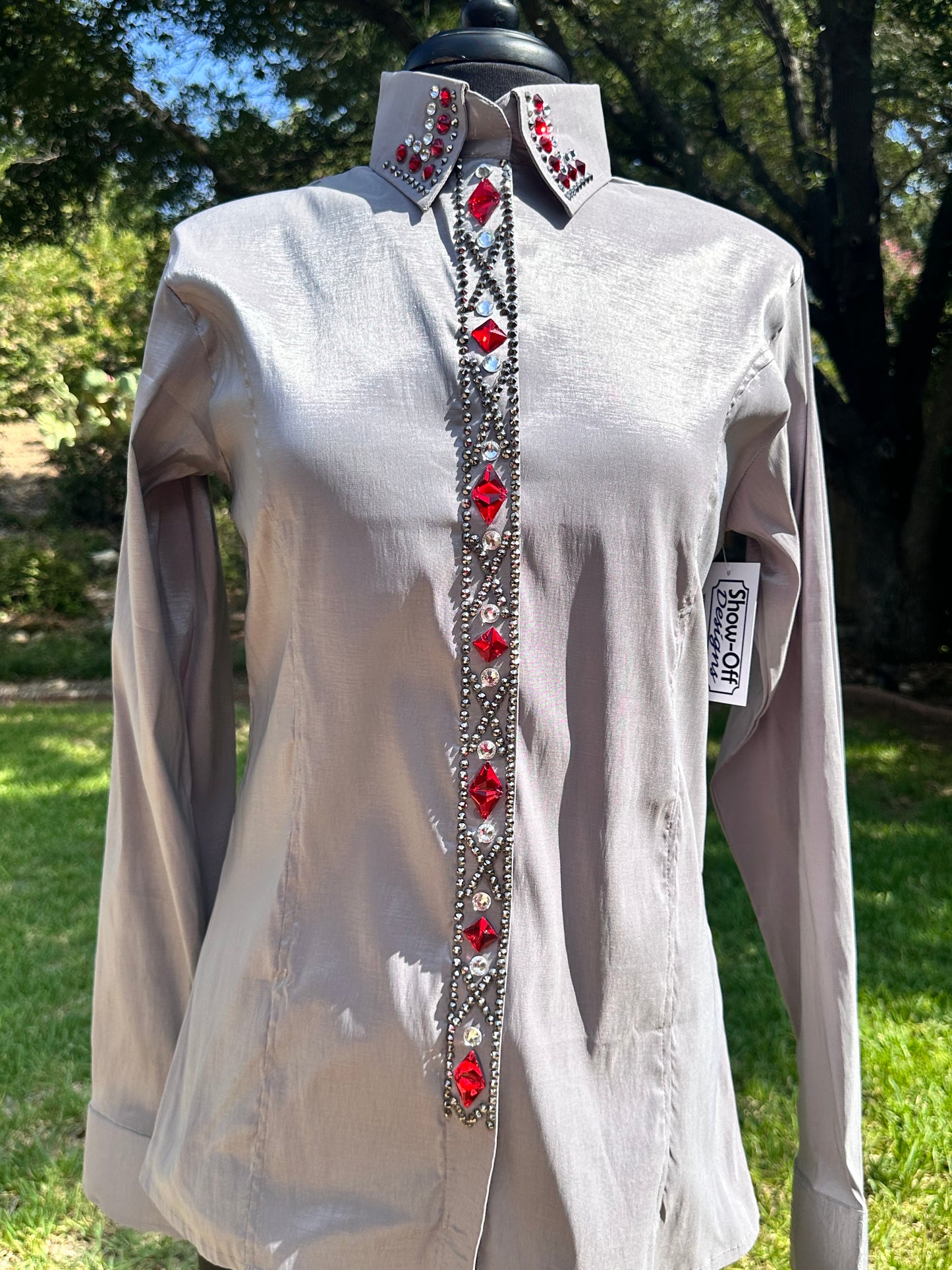 Size Large day shirt stretch taffeta silver and red hidden zipper