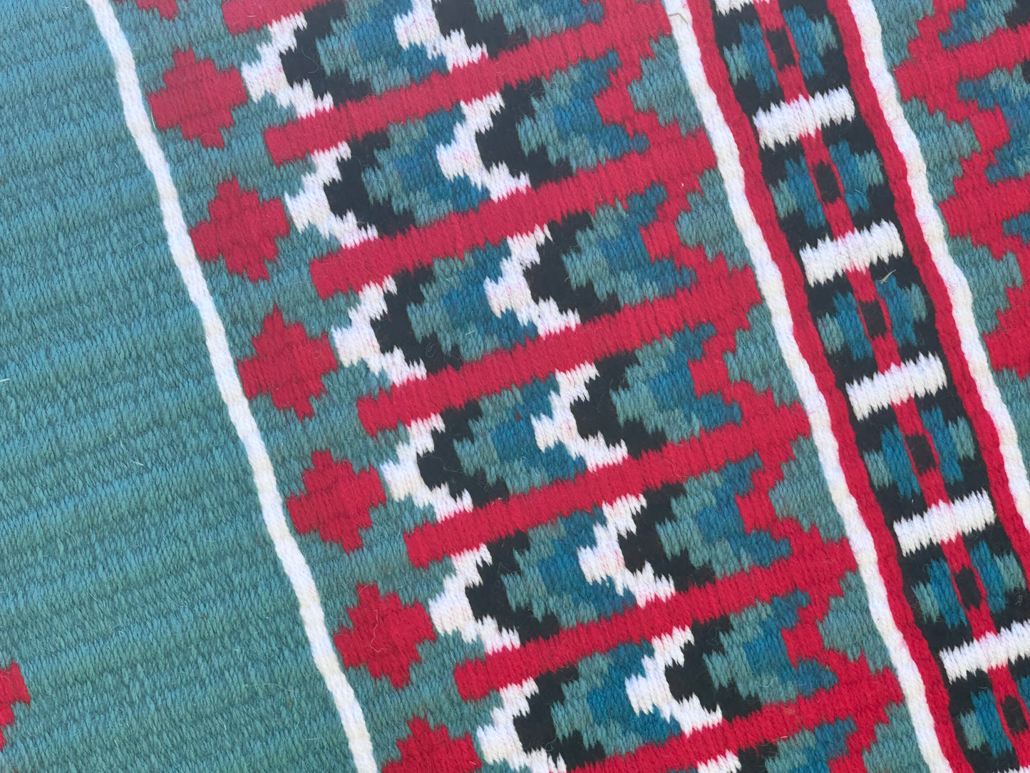 B437 Oversized Saddle Blanket Soft Turquoise, Dark Turquoise, Black, White, Red
