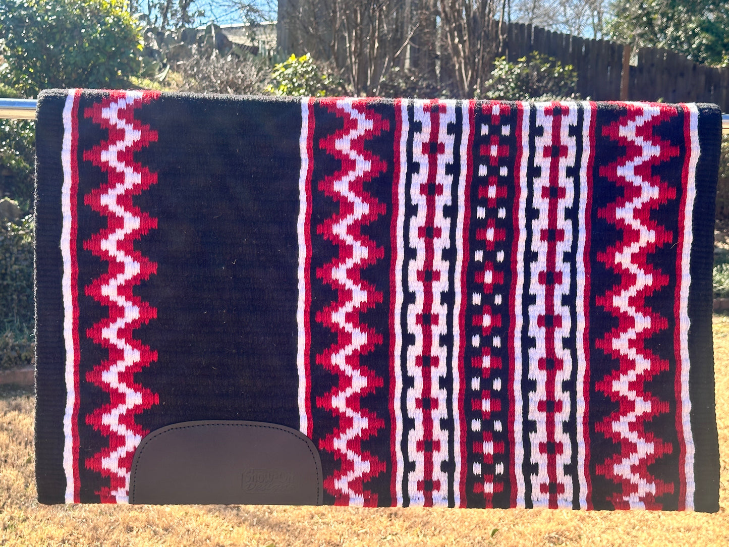 B149 Oversized Saddle Blanket black, red and white