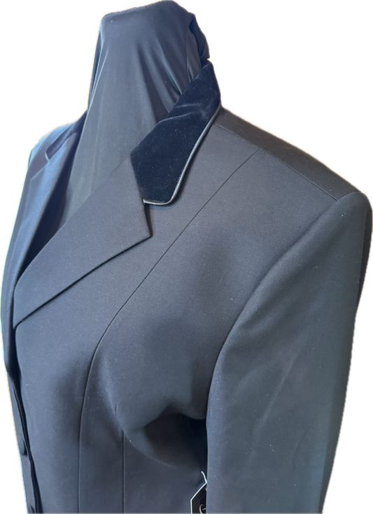 *42 Bust* Black Classic