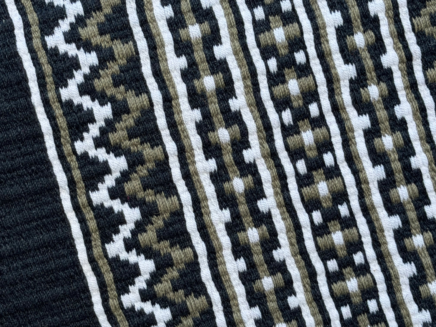 B537 Oversized Saddle Blanket Navy Blue, White, Grey