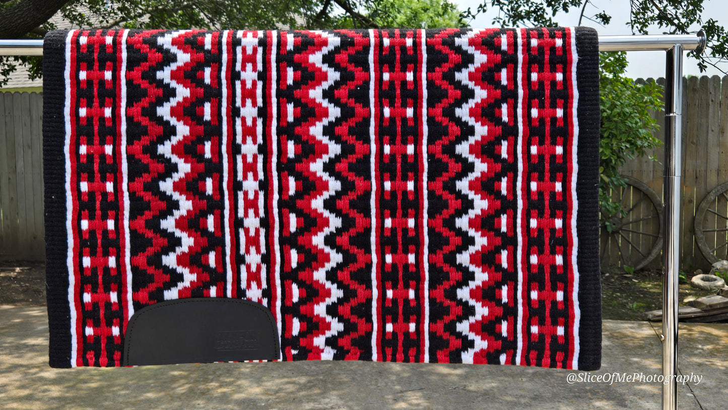 662 Oversized Saddle Blanket Black, Show Red, White