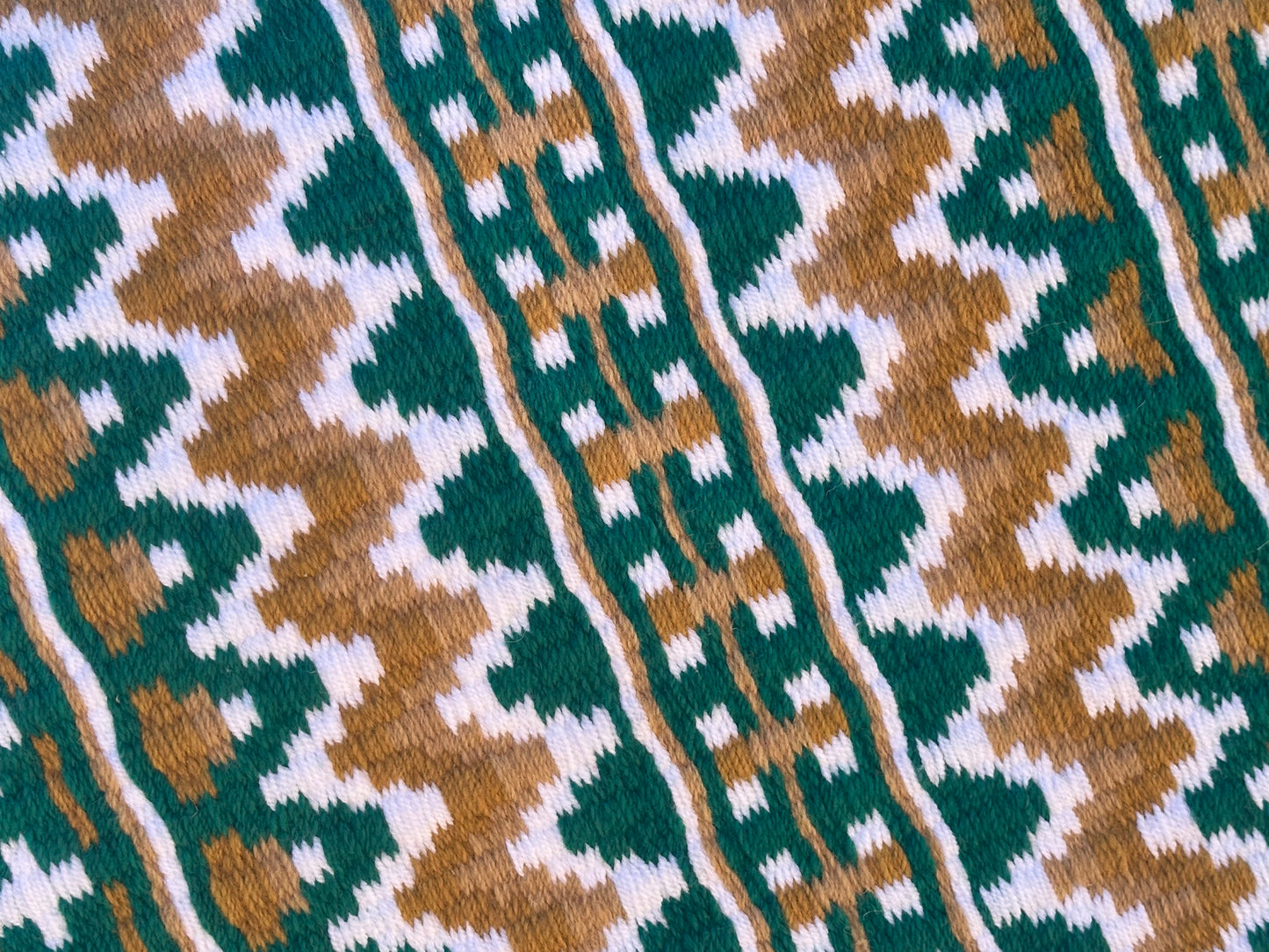 B148 Oversized Saddle Blanket kelly green, white, caramel, gold