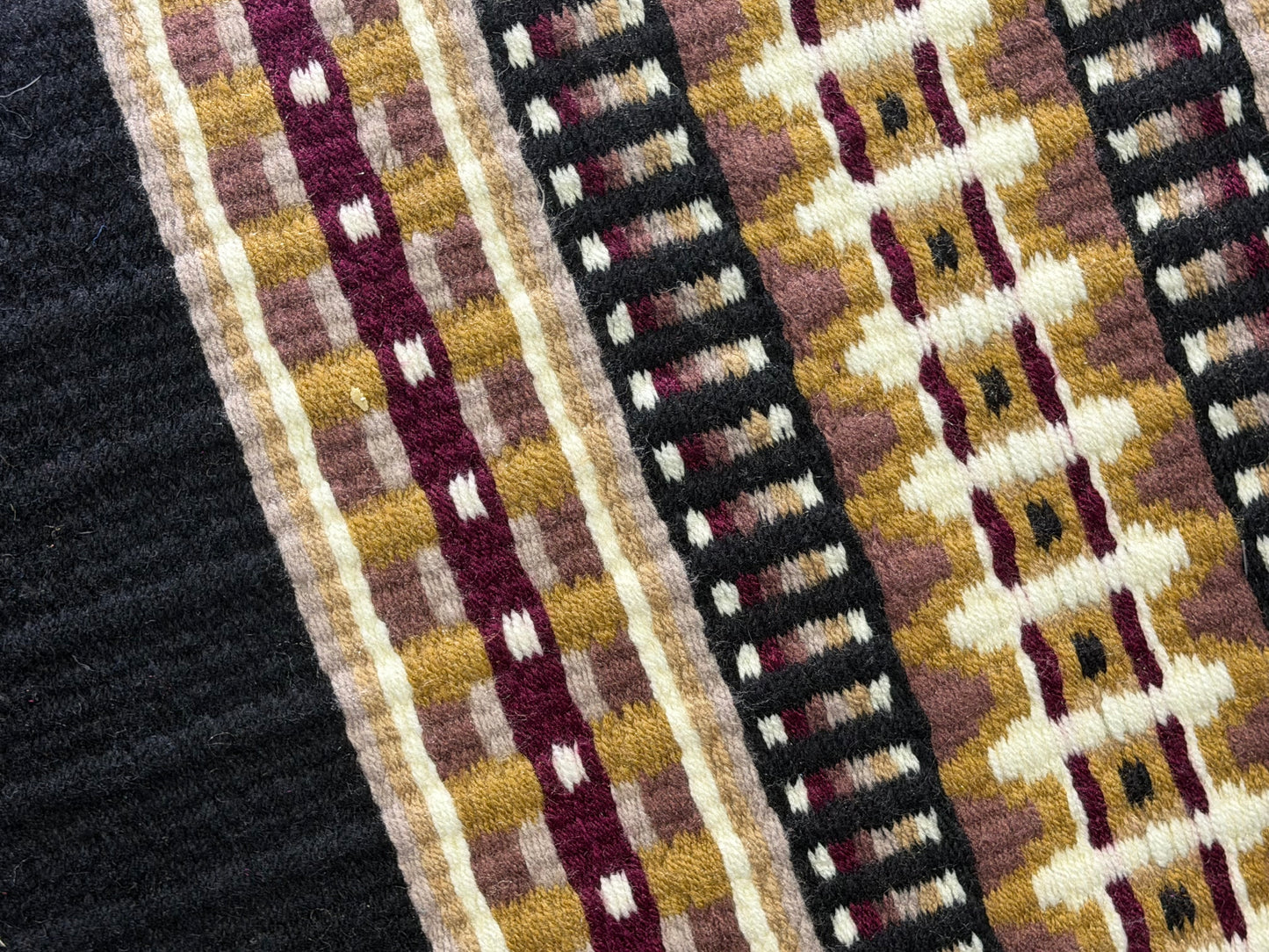 B582 Oversized Saddle Blanket Show Black, Gold, Burgundy, Cream, Light Brown, Ivory