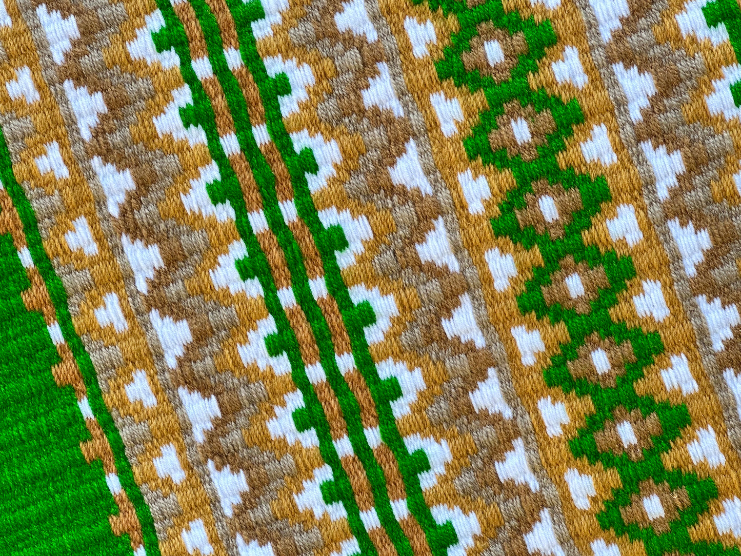 447.  Oversized saddle blanket bright kelly green gold caramel fawn indian tan white