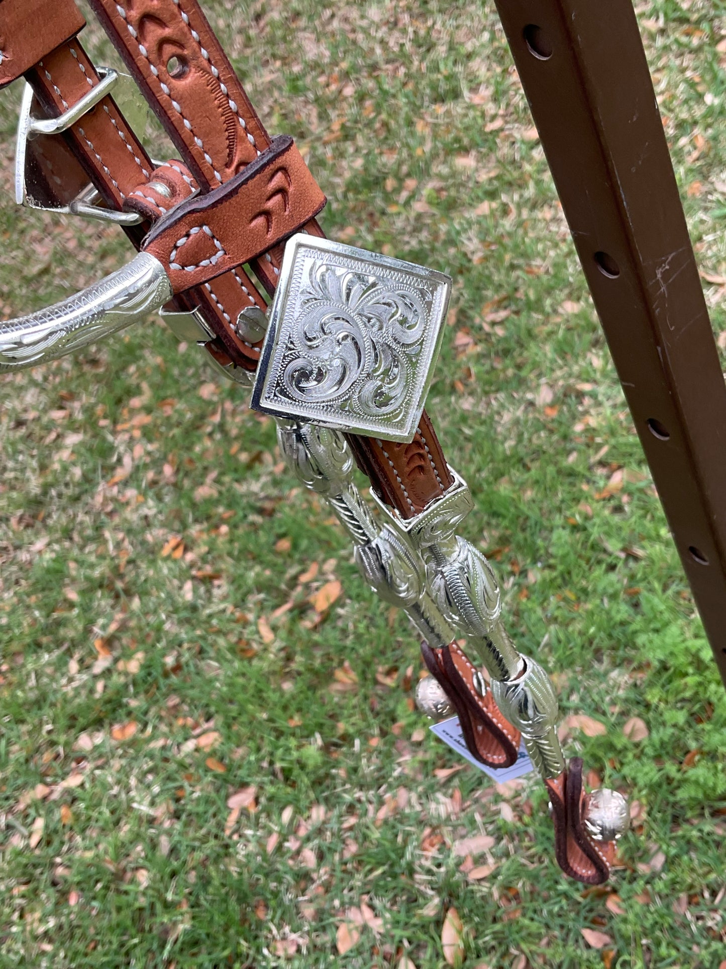 Show headstall light leather with silver diamond style