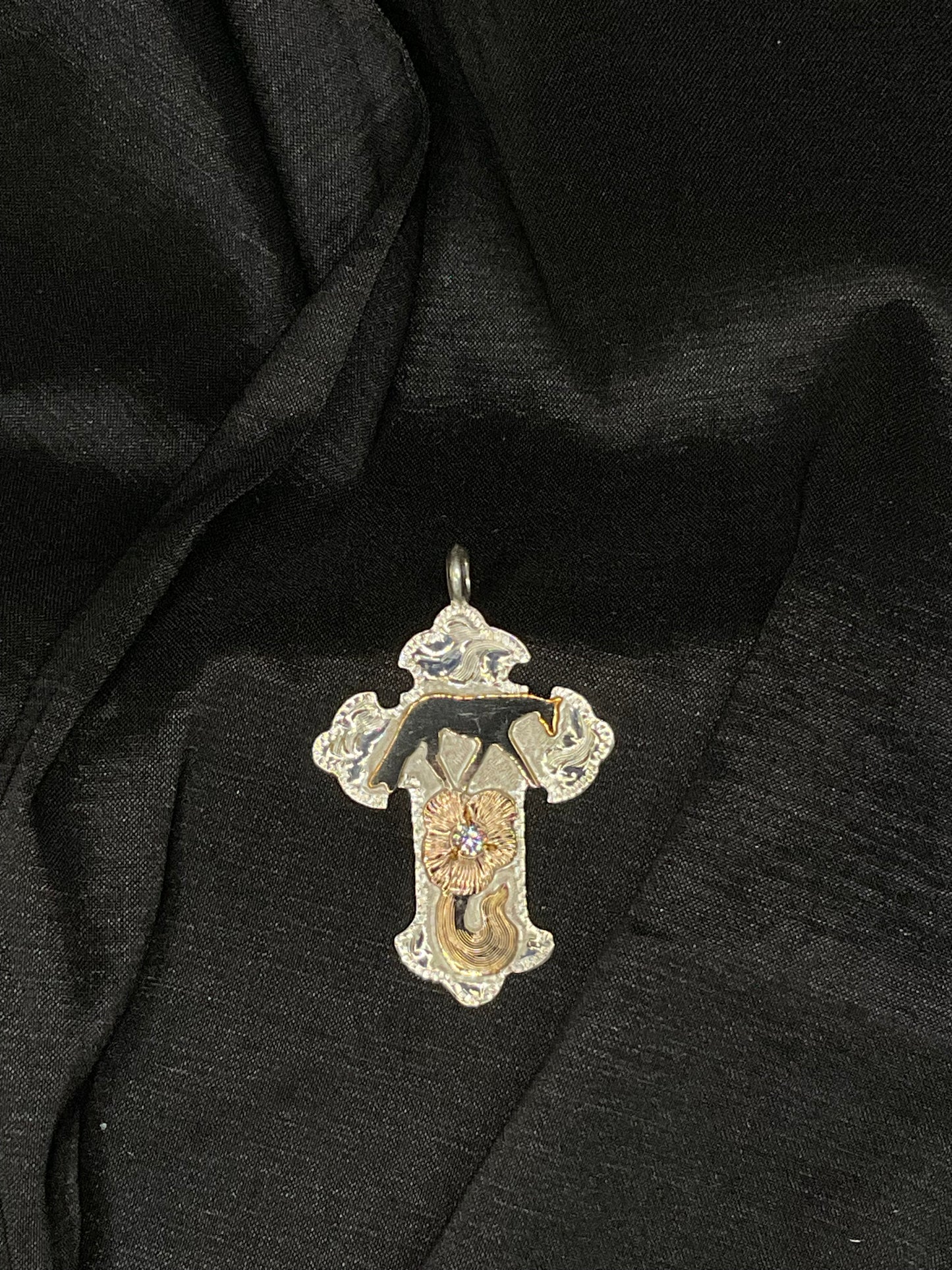 Silver By Wanda  #4A P395SDCZ Western horse with floral and clear cz stone on a gorgeous cross