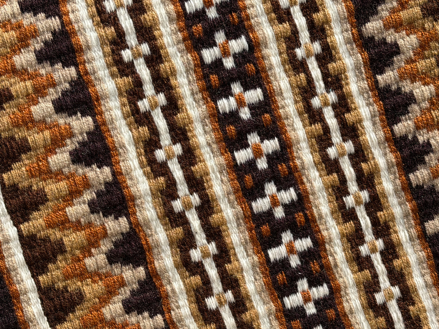 B494 Oversized Saddle Blanket Dark Brown, Rust, Indian Tan, Sheep Skin, Ivory