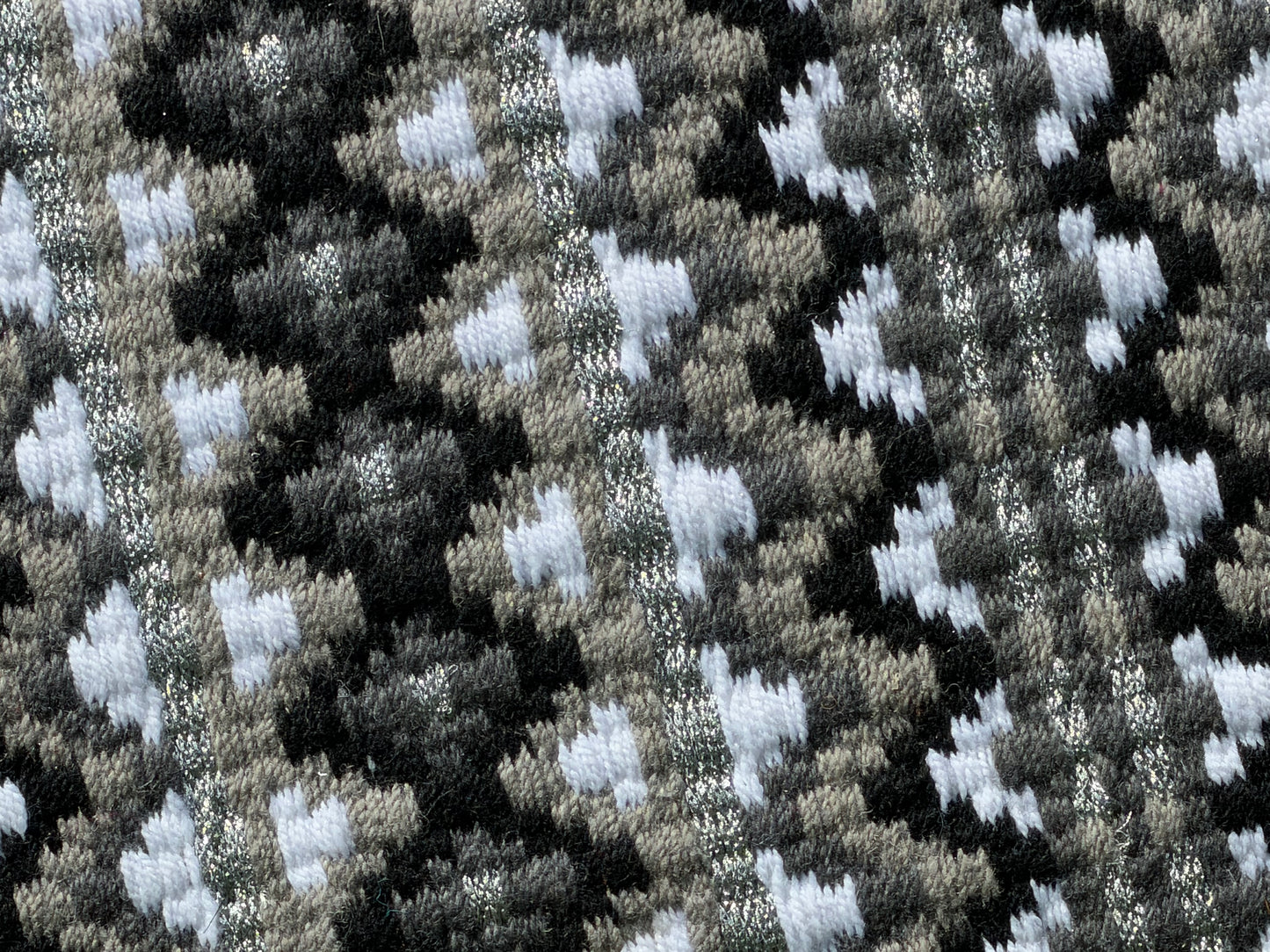 B529 Oversized Saddle Blanket Show Charcoal, Ash, White, Black, Matte Metallic Silver