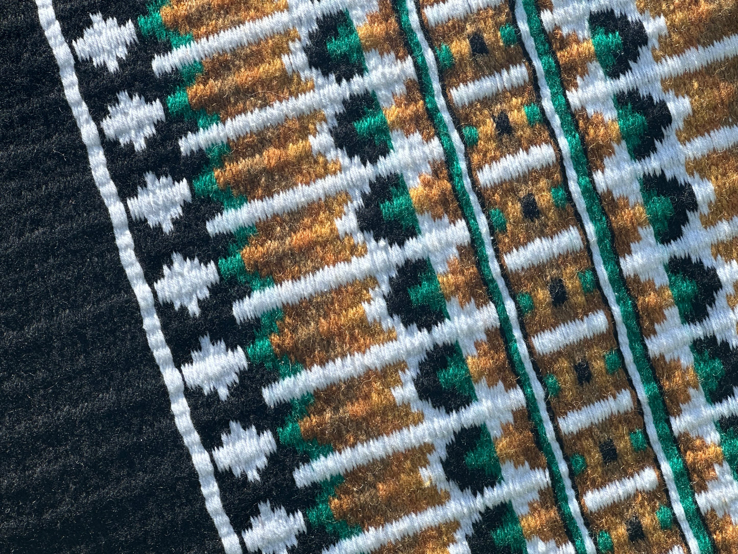 B203 Oversized Saddle Blanket black, white, kelly green, gold, caramel, raw umber