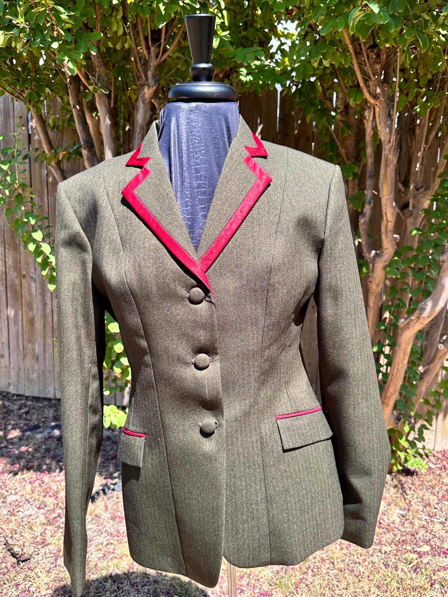 #R080 Size 16 Showmanship/Halter suit set Olive green with brick red trims