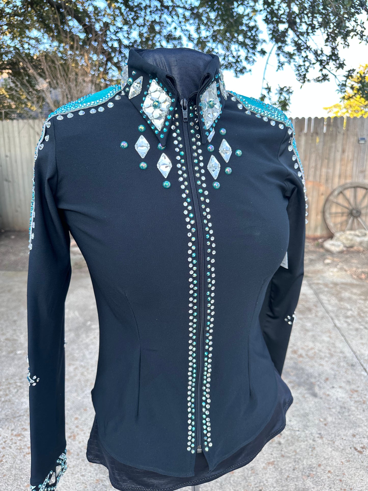 Size small day shirt black and light teals