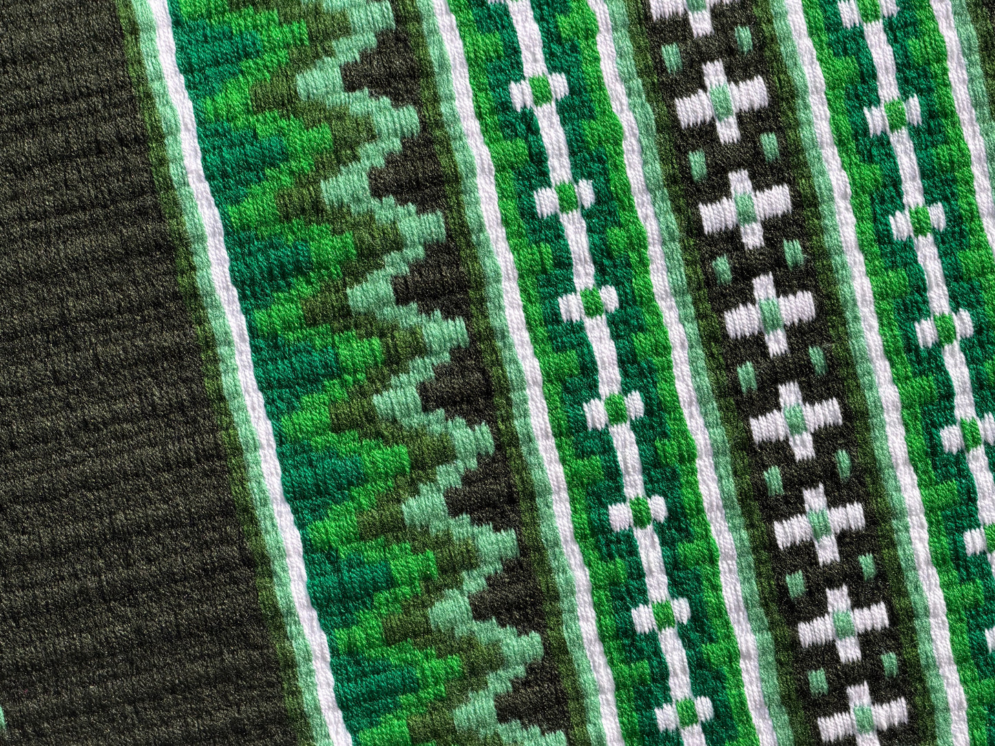 B458 Oversized Saddle Blanket Hunter, Light Hunter Green, Emerald Green, Kelly Green, White