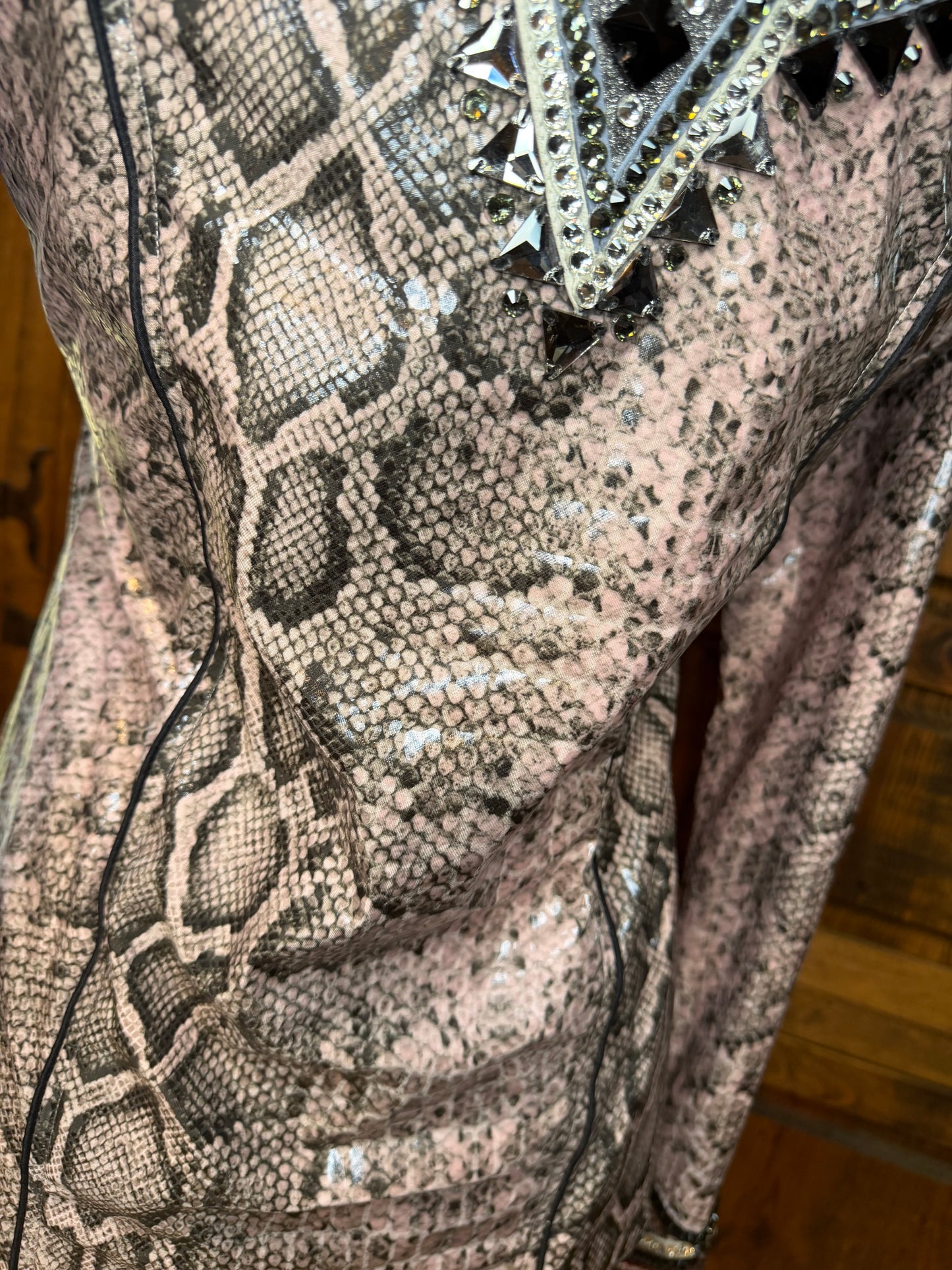 Size medium day shirt pink and grey snack skin with GORGEOUS burgundy and clear accents