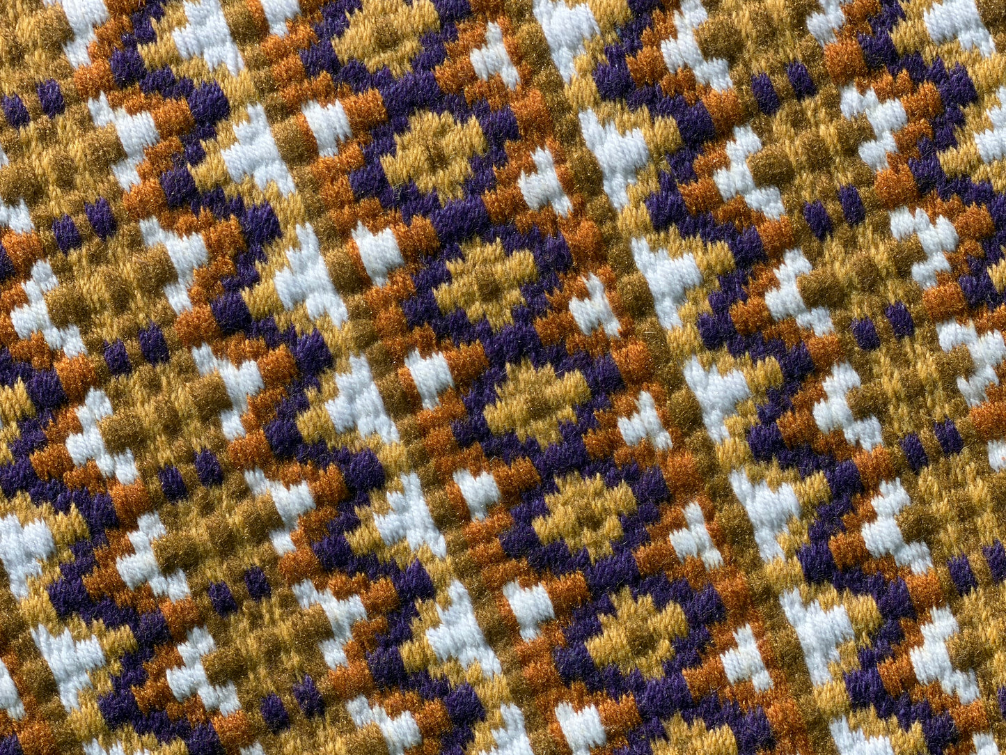 B527 Oversized Saddle Blanket Show Indian tan, Show Purple, White, Rust, Raw Umber