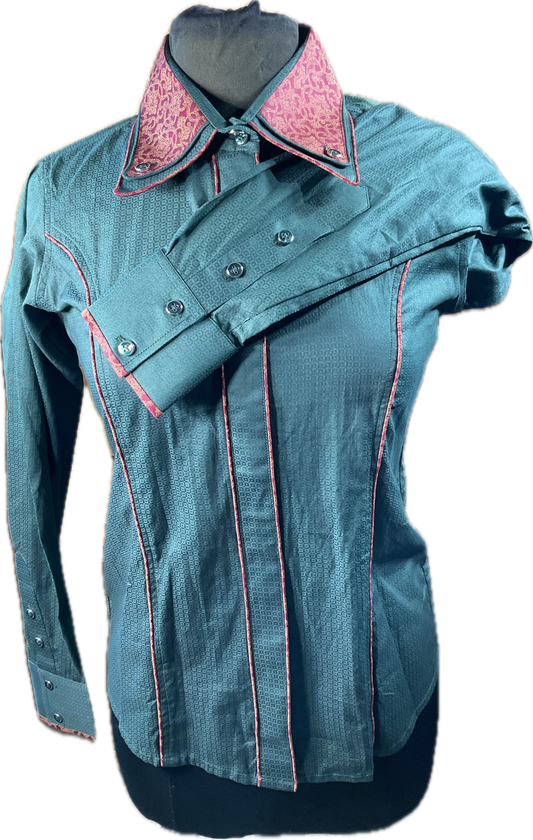 *38 Bust* Western/Ranch hidden zipper double collar. Hunter green with brick red print trims