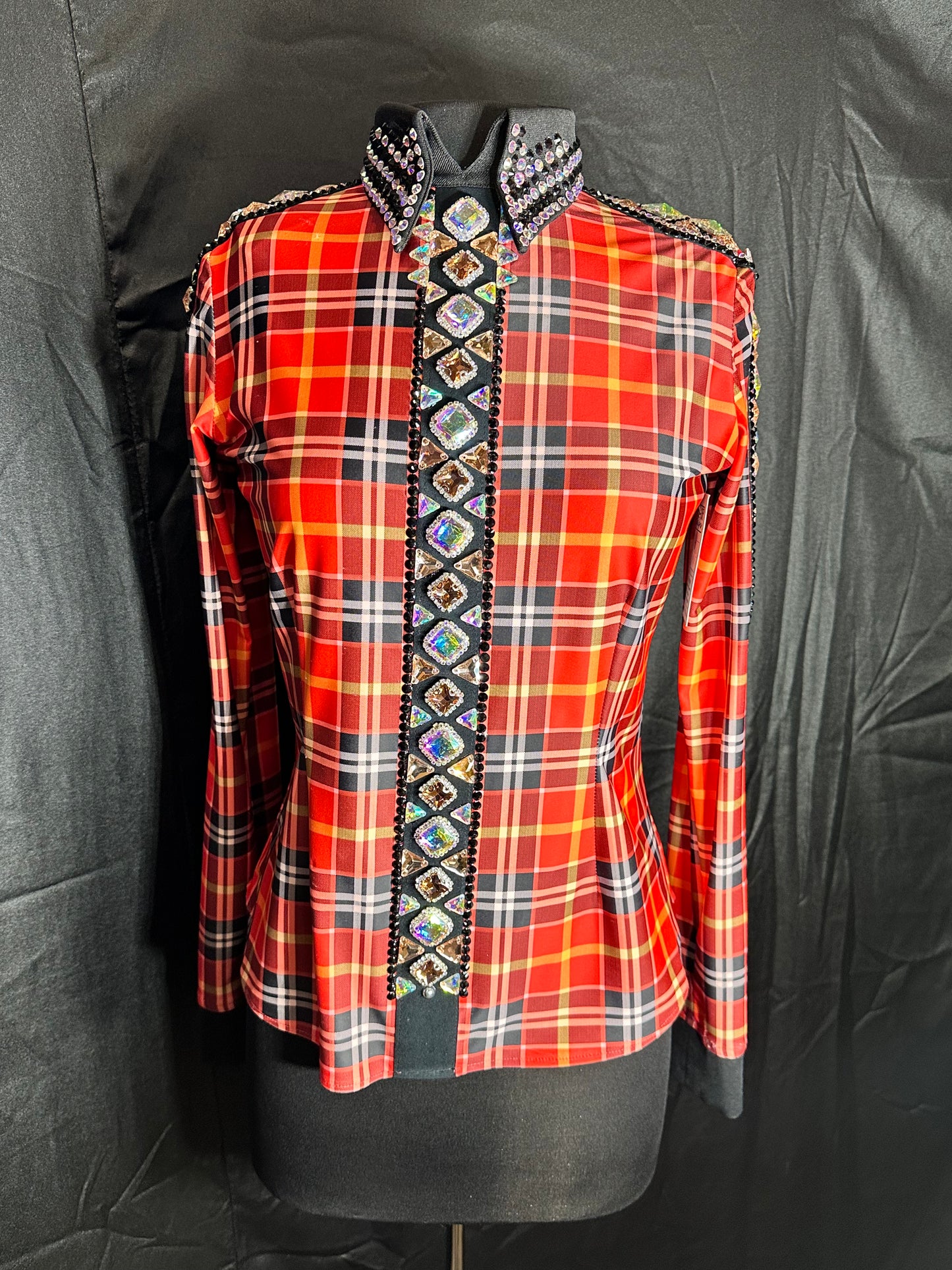 Size large back zip day shirt orange plaid