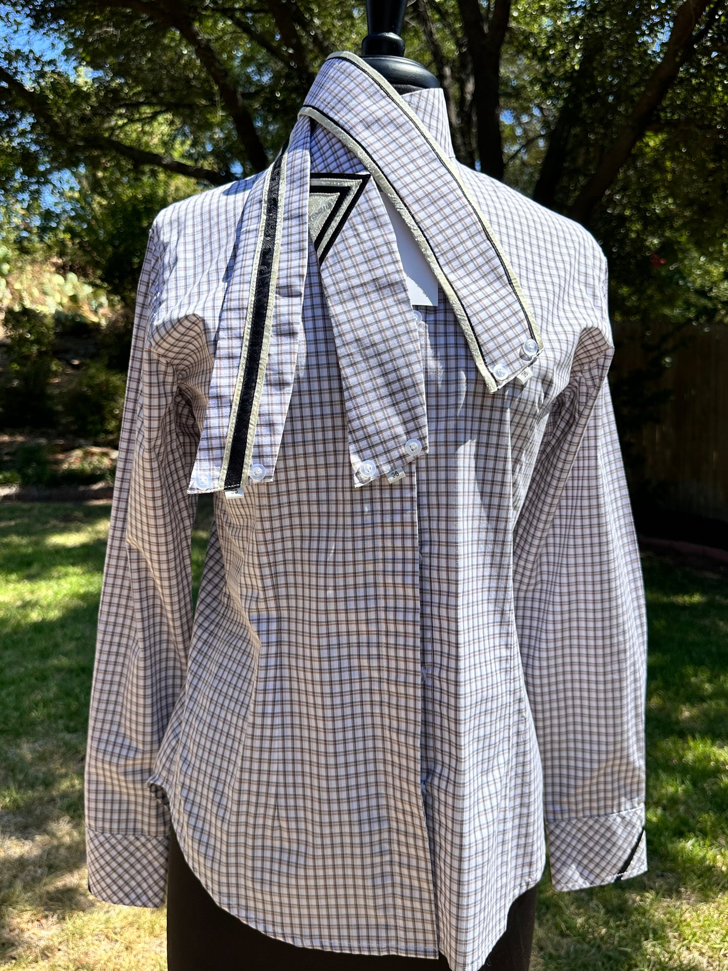 #T58 English Shirt Size 36 tan/grey plaid