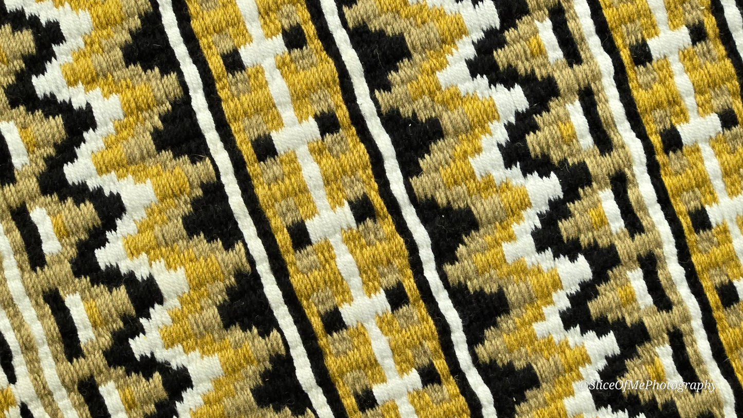 731 Oversized Saddle Blanket black, white, indian tan, gold