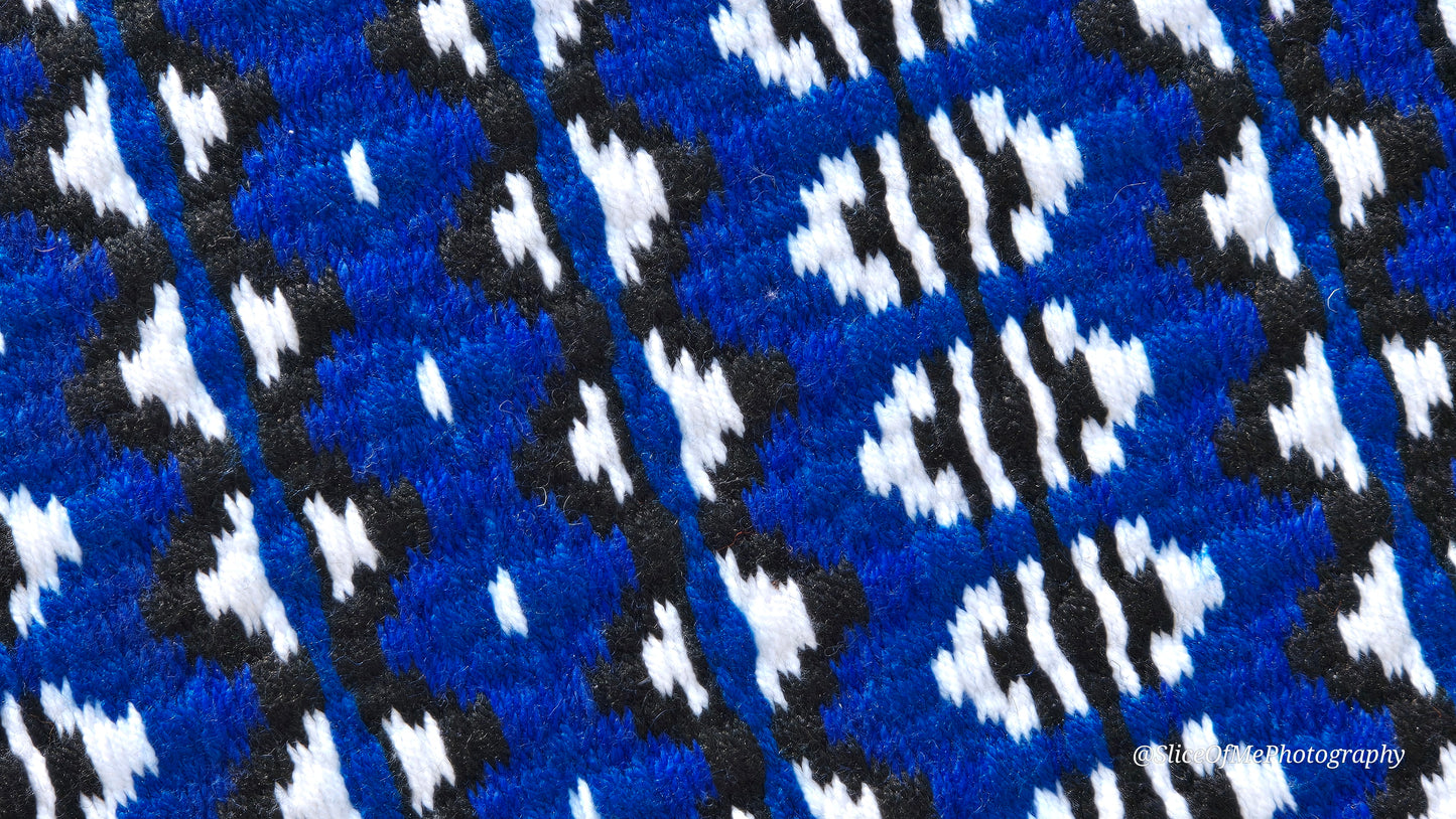 652 Oversized Saddle Blanket Black, Royal Blue, White