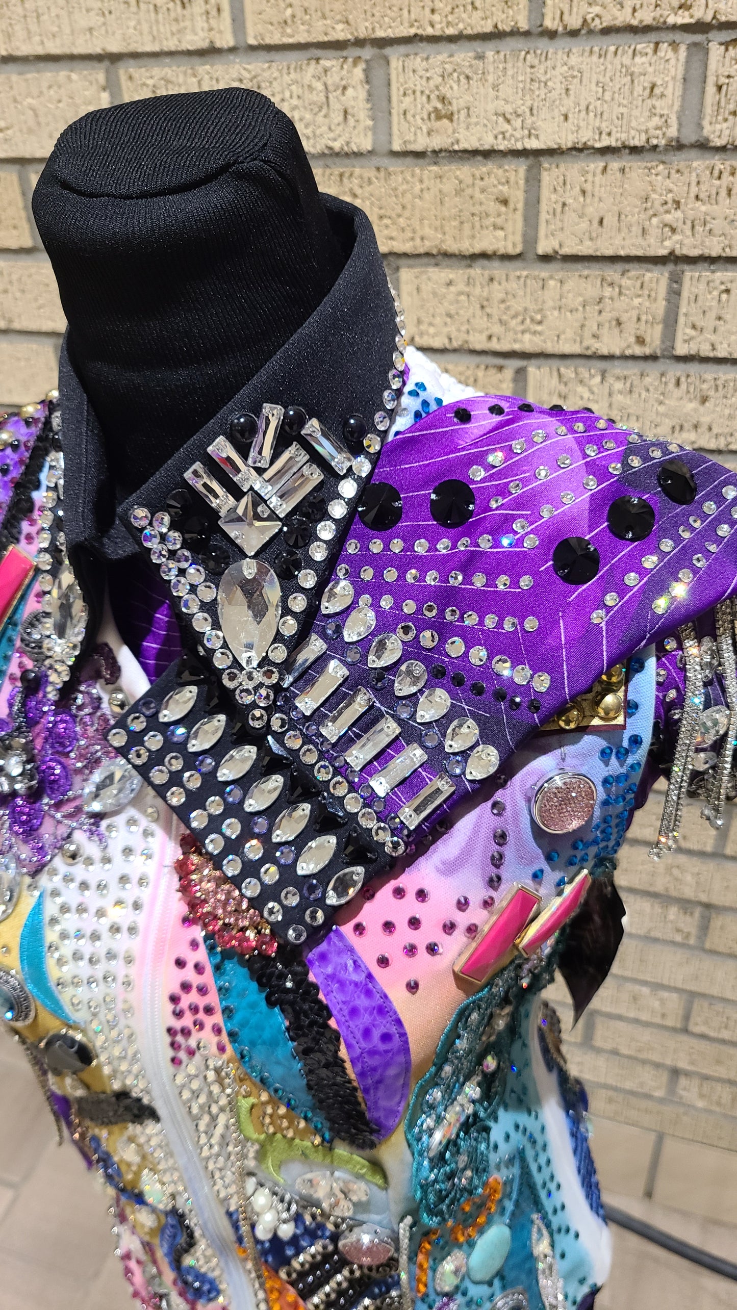 Vest set to stand out with the stars! Multi colored white vest with purple shirt Size small